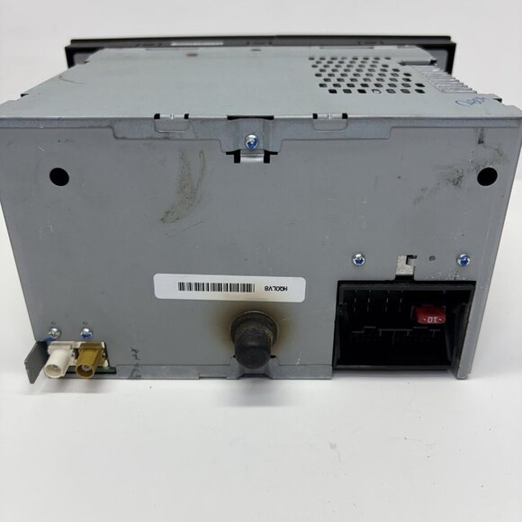 04-10 Volkswagen Touareg Audio Equipment Radio Receiver AM-FM-SAT-CD Q - Picture 7 of 15